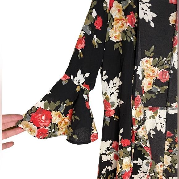 Women Floral Printed Wrap Maxi Dress - Picture 9 of 17